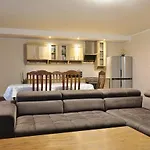 Prázdninový dům Siedlisko Miluki - Nad Jeziorem Z Jacuzzi & Sauna Ełk